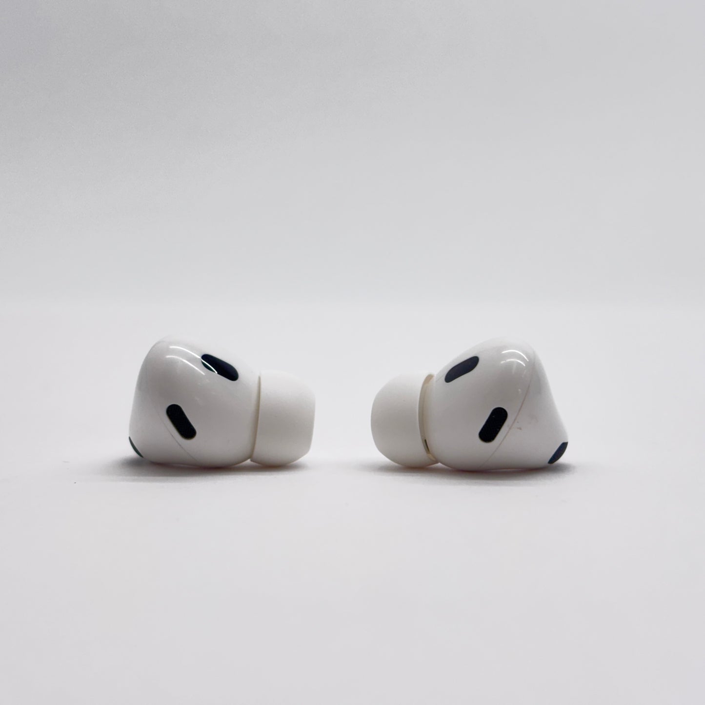 AirPods Pro 第2世代 MQD83J/A ワイヤレスイヤホン【C8373-60】