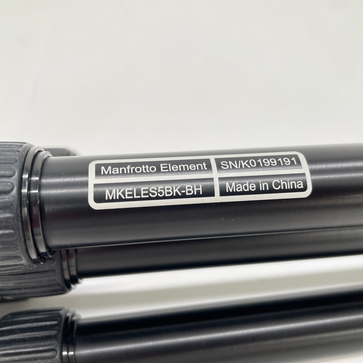 Manfrotto Elementトラベル三脚 スモール MKELES5BK-BH 【C6111-80】