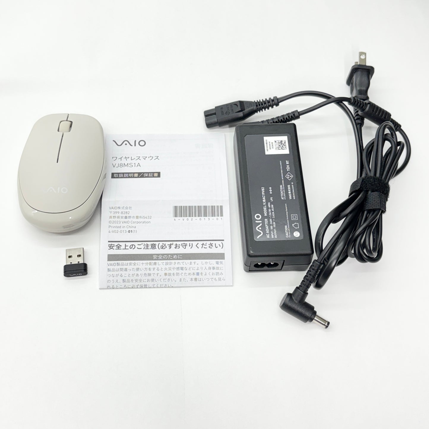 美品 VAIO F14 VJF1418 13th Gen Core i5-1334U 16GB SSD512GB ウォームホワイトWindows11 Pro バッテリー最大容量100%【C5611-80】