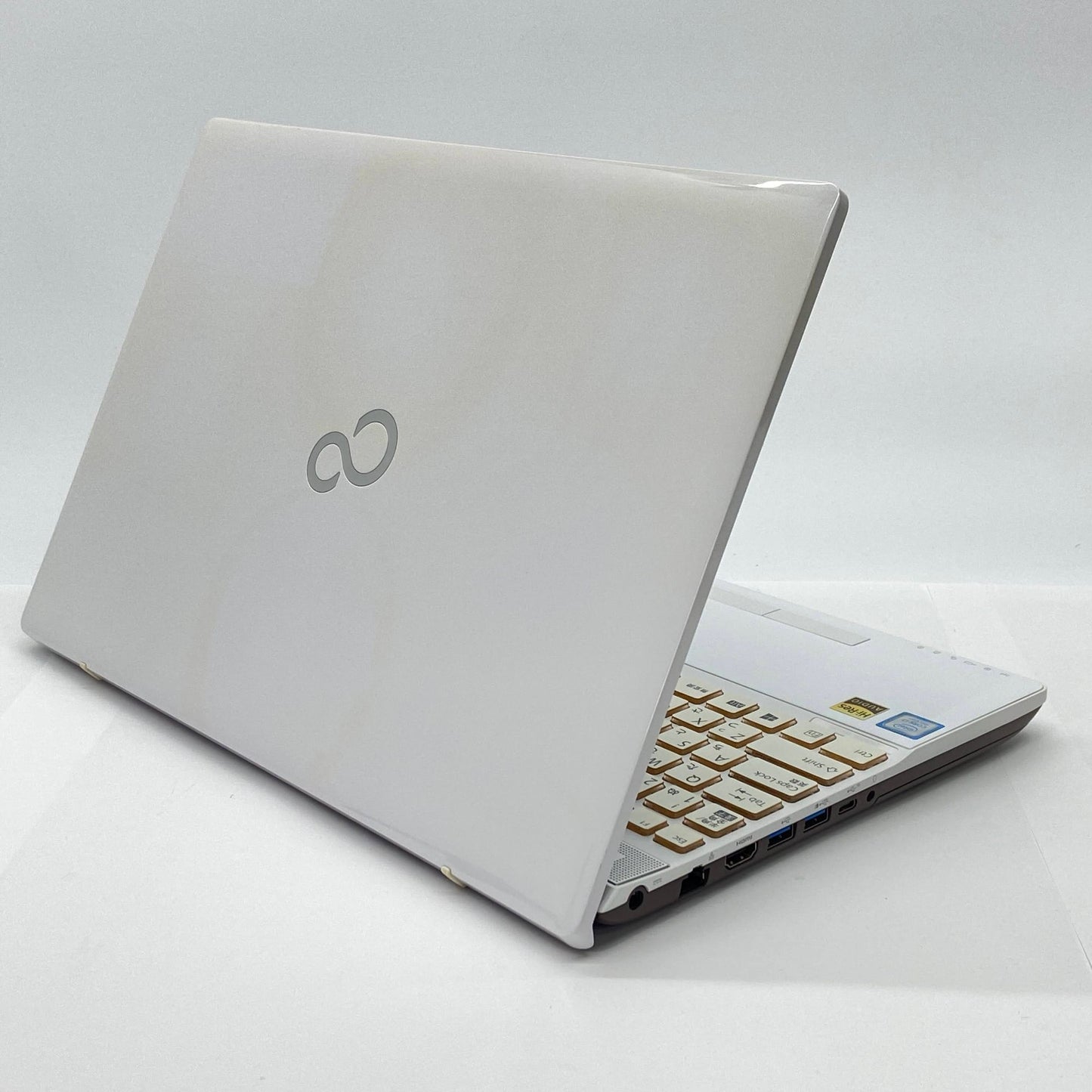 新品SSD FMV LIFEBOOK AH53/D1 FMVA53D1W i7 8565U 8GB SSD256GB Windows 11 Home 【C3753-80】