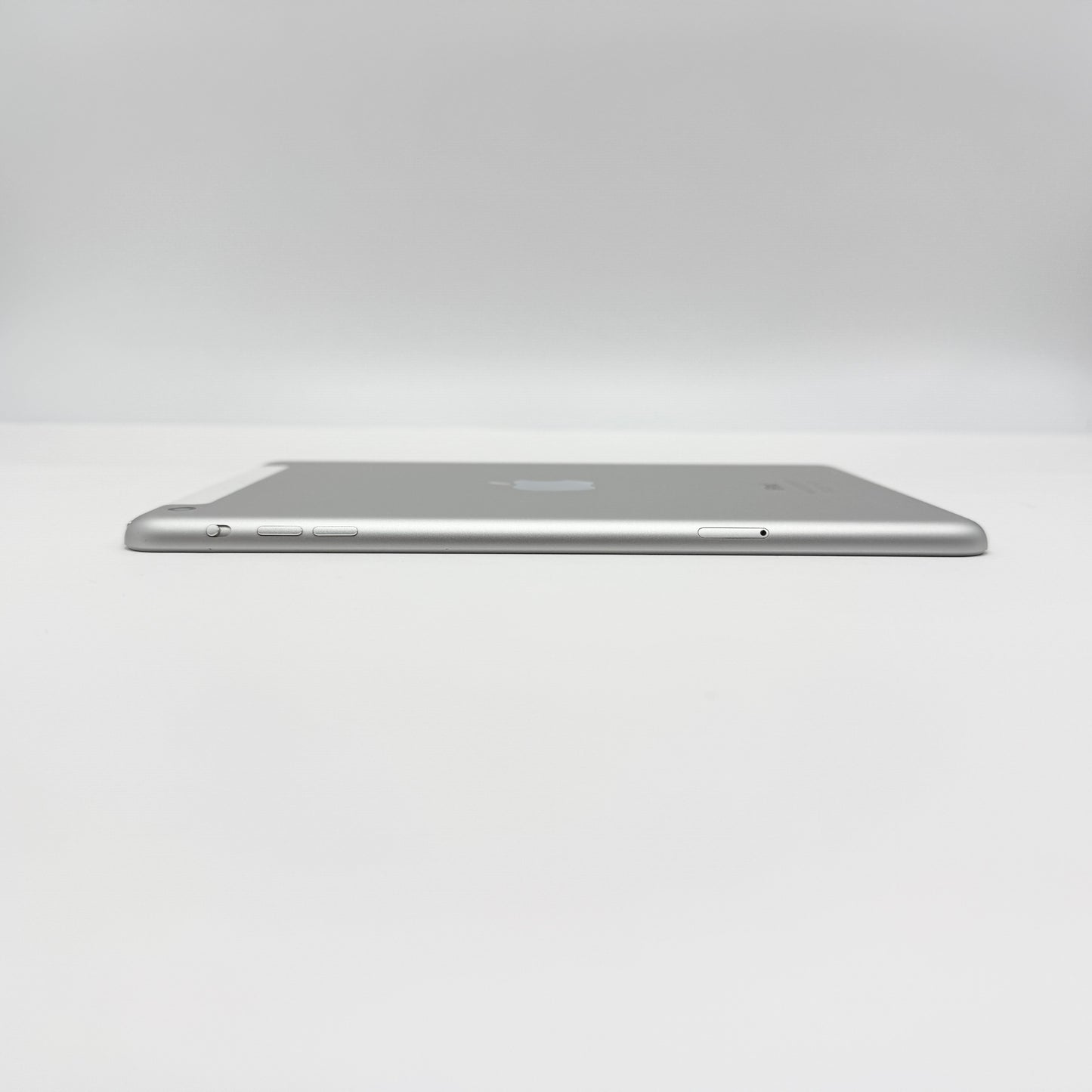 Apple iPad mini 3 64GB MGJ12J/A Cellularモデル シルバー 本体のみ【C8772-C】