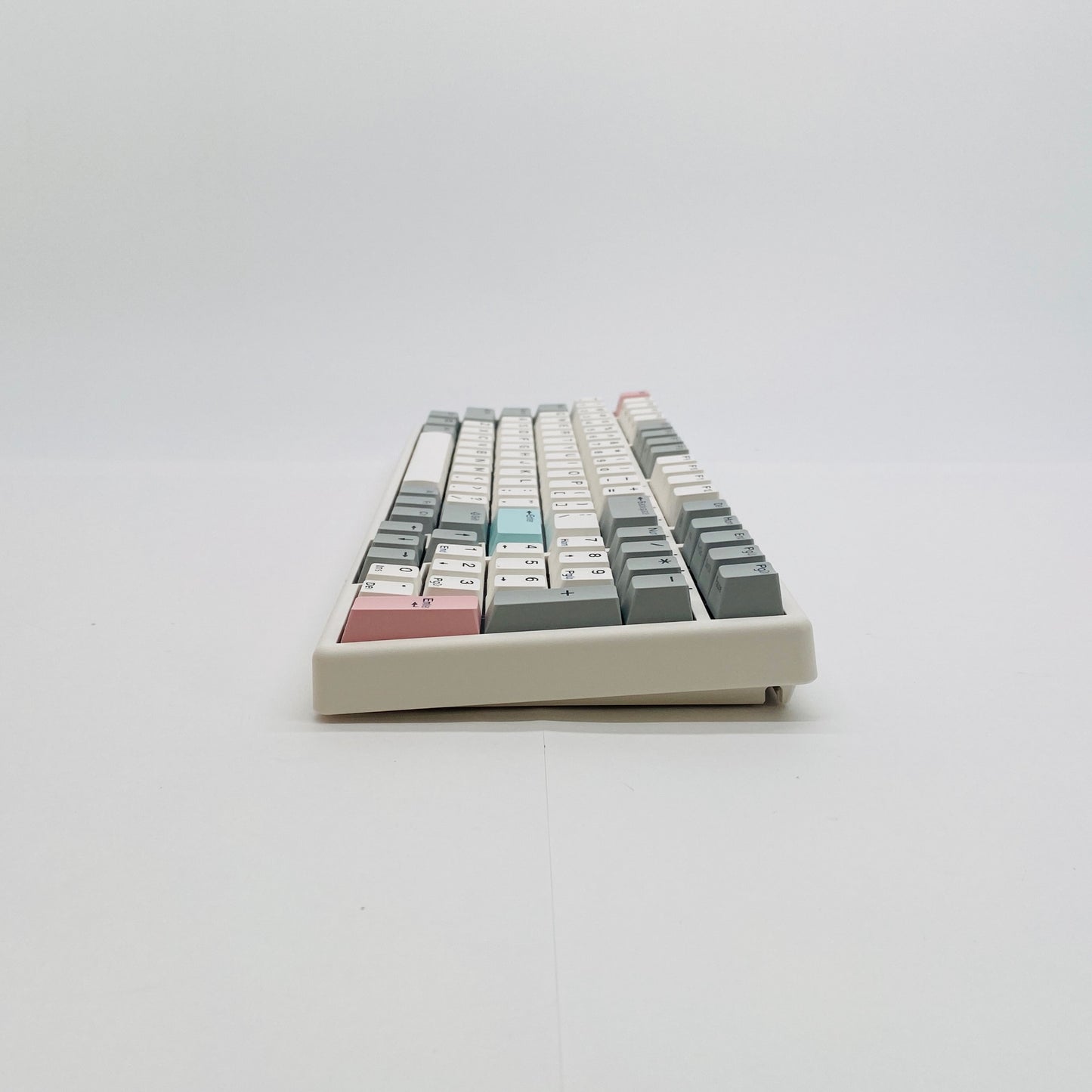 美品 NIZ キーボード X99(英語配列)  X99EC(S) / 35gf [有線 /USB] 【C7323-80】