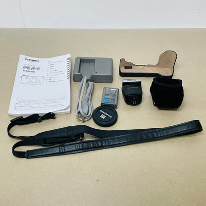 美品 オリンパス OLYMPUS PEN-F ボディ Body SLV ミラーレス一眼 【C3548-60】