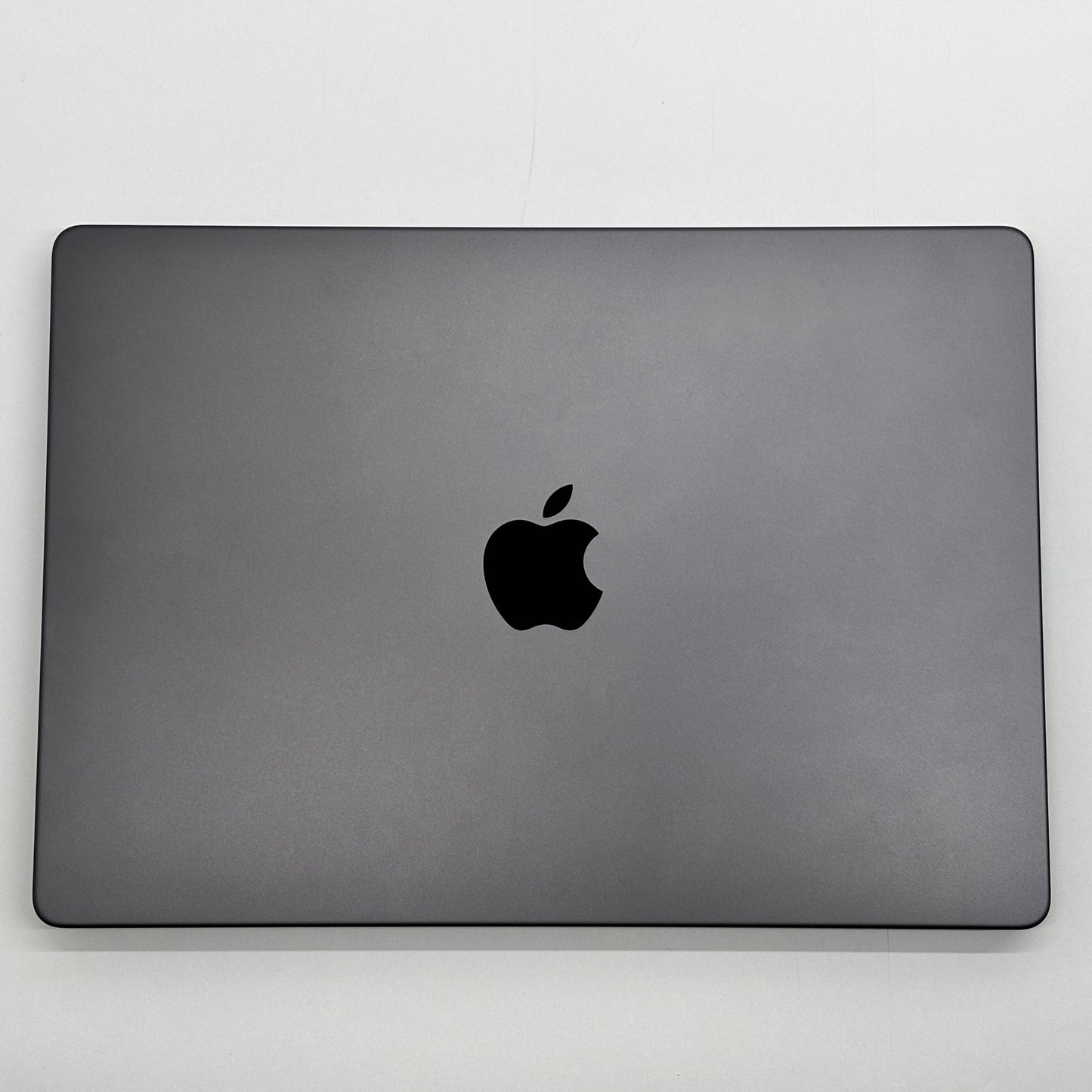 新品同様 美品 MacBook Pro 14インチ M4 2024 24GB 1TB MCX04J/A スペースブラック バッテリー最大容量100% 【C8516-80】