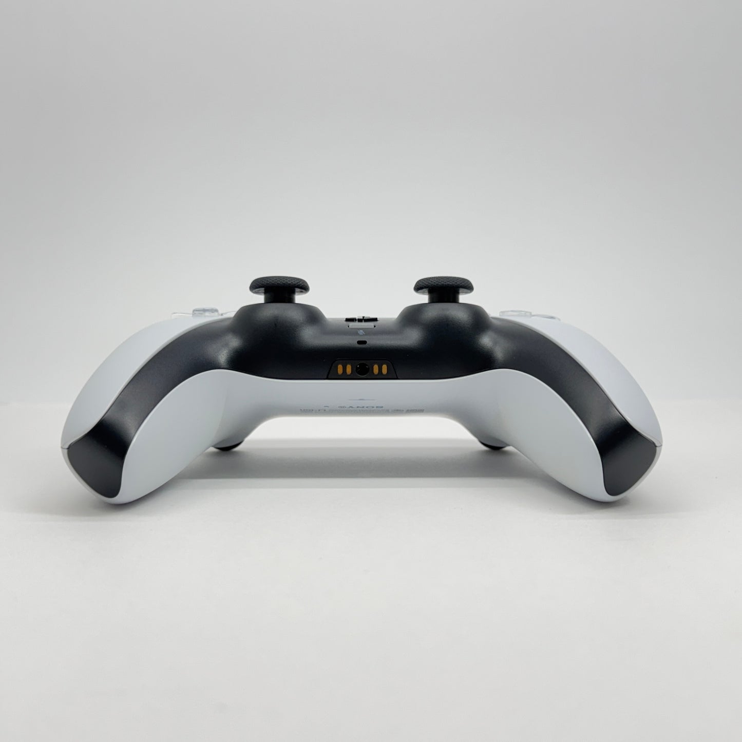 美品 SONY PlayStation 5 pro (PS5 pro) 本体 CFI-7000B01【C7445-140】