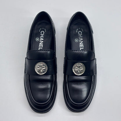 CHANEL G31961 ローファー ブラック 38.5 (24.5cm相当)クローバーマーク付き【C8472-100】