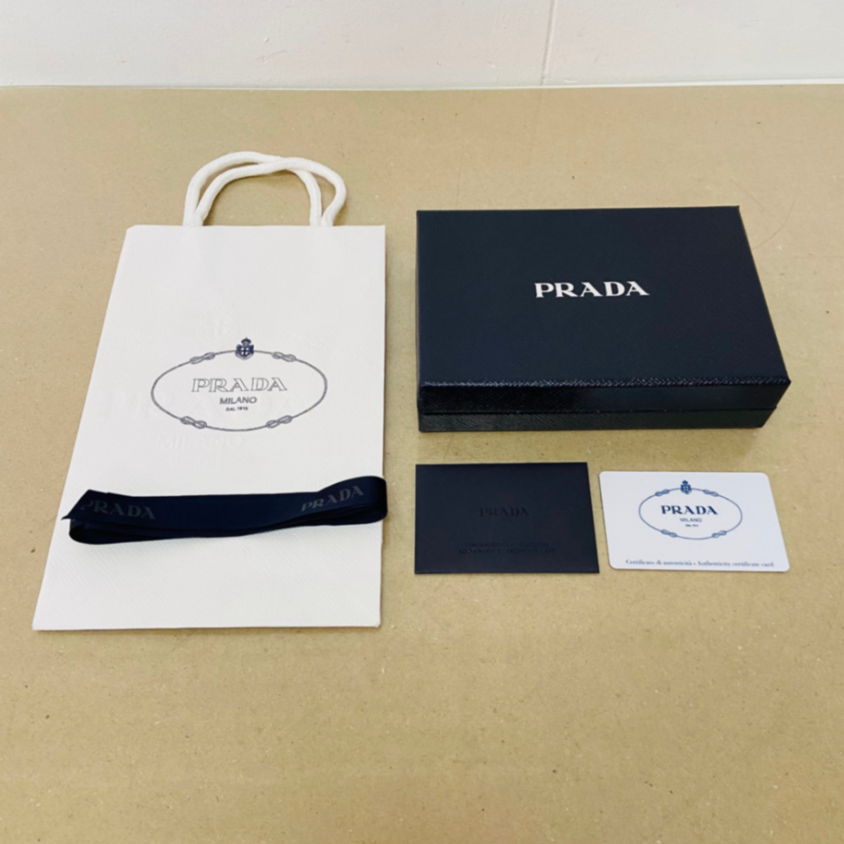 PRADA プラダ サフィアーノ 1ML225 BLUETTE 二つ折り財布 【C44-60】