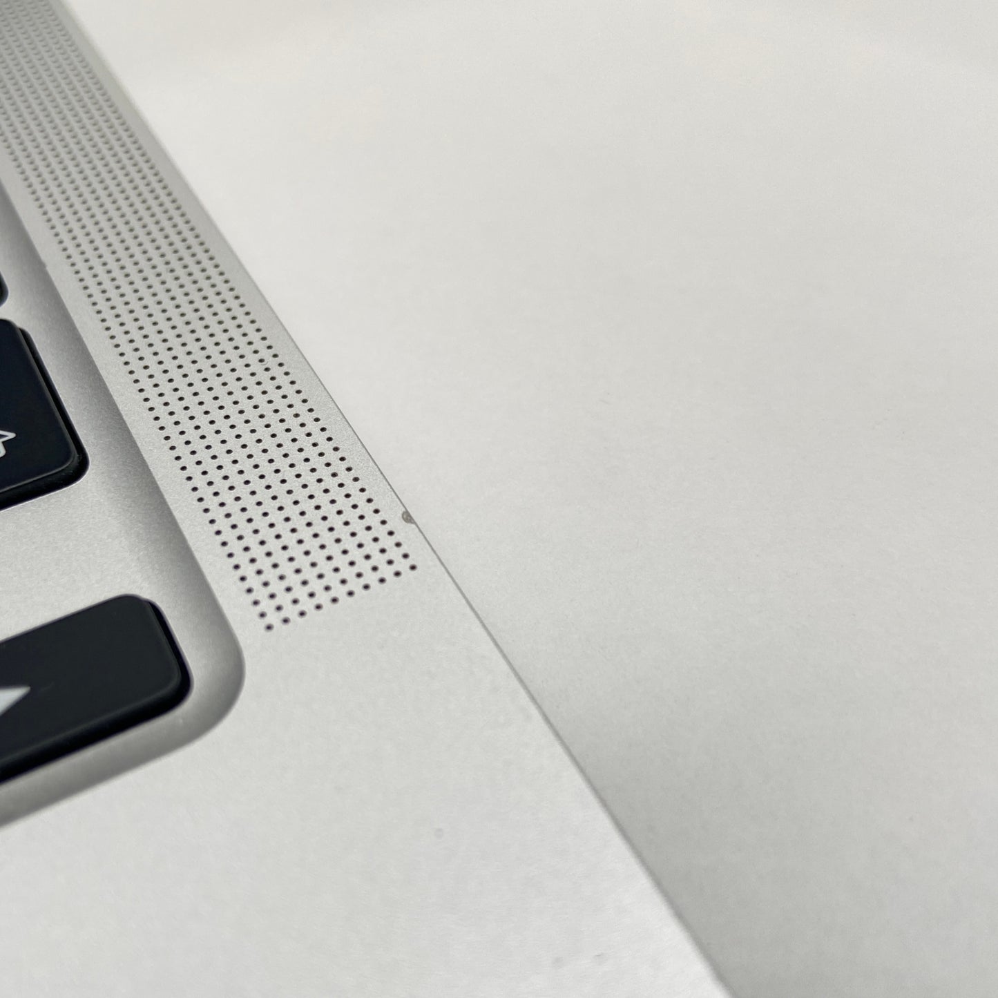 MacBook Air 2020 M1 8GB 256GB MGN93J/A シルバー バッテリー最大容量95%  【C6428-80】