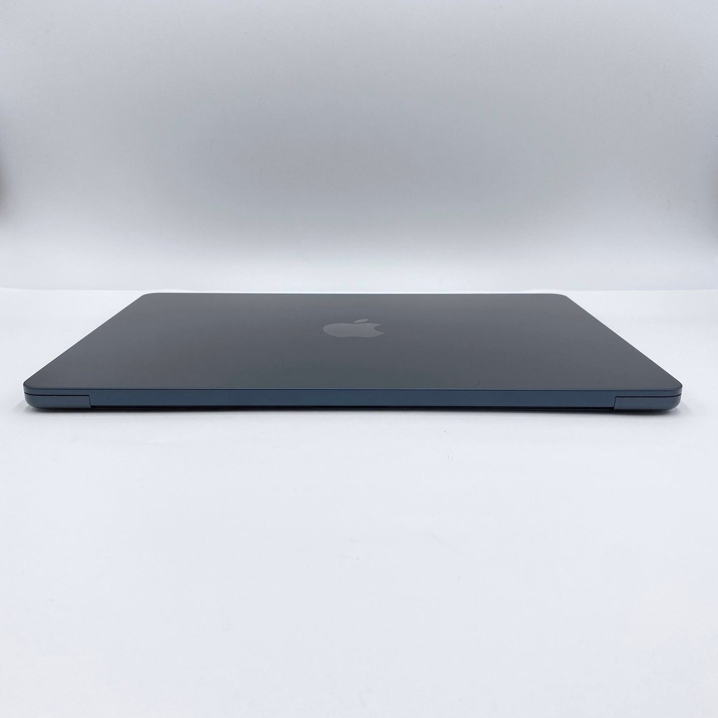 バッテリー最大容量100% 新品同様 美品 MacBook Air 13インチ M4 2025 10C CPU/10C GPU 16GB 256GB 充放電回数4回 C3885 80サイズ発送