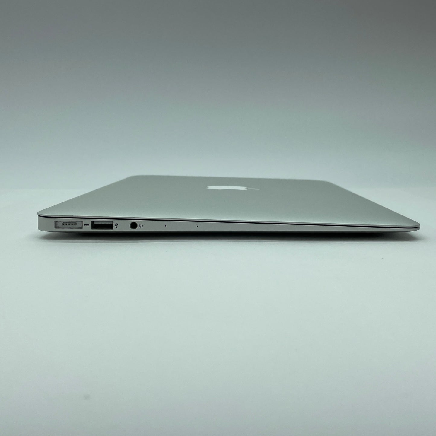 Apple MacBook Air 13インチ Early 2015 Core i5 1.6GHz 8GB 128GB MMGF2J/A 充放電回数138回　【C5137-80】