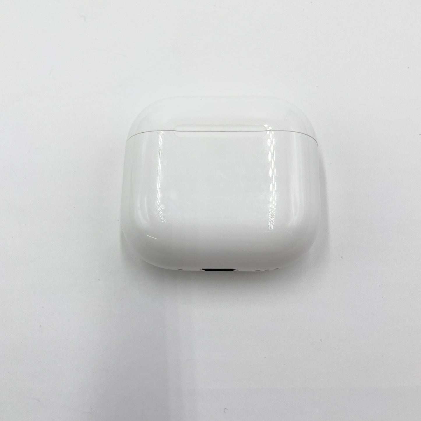 Apple AirPods 第4世代 アクティブノイズキャンセリング搭載モデル　【C4820-C】