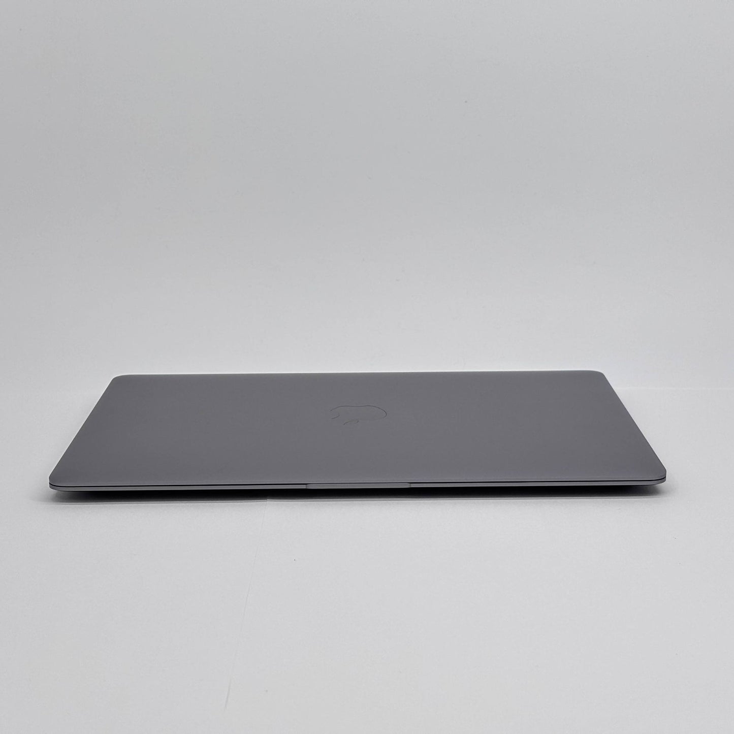 美品 MacBook Air 13インチ M1 2020 8コアCPU 7コアGPU 8GB 256GB MGN63J/A スペースグレイ バッテリー最大容量97%【C8222-80】