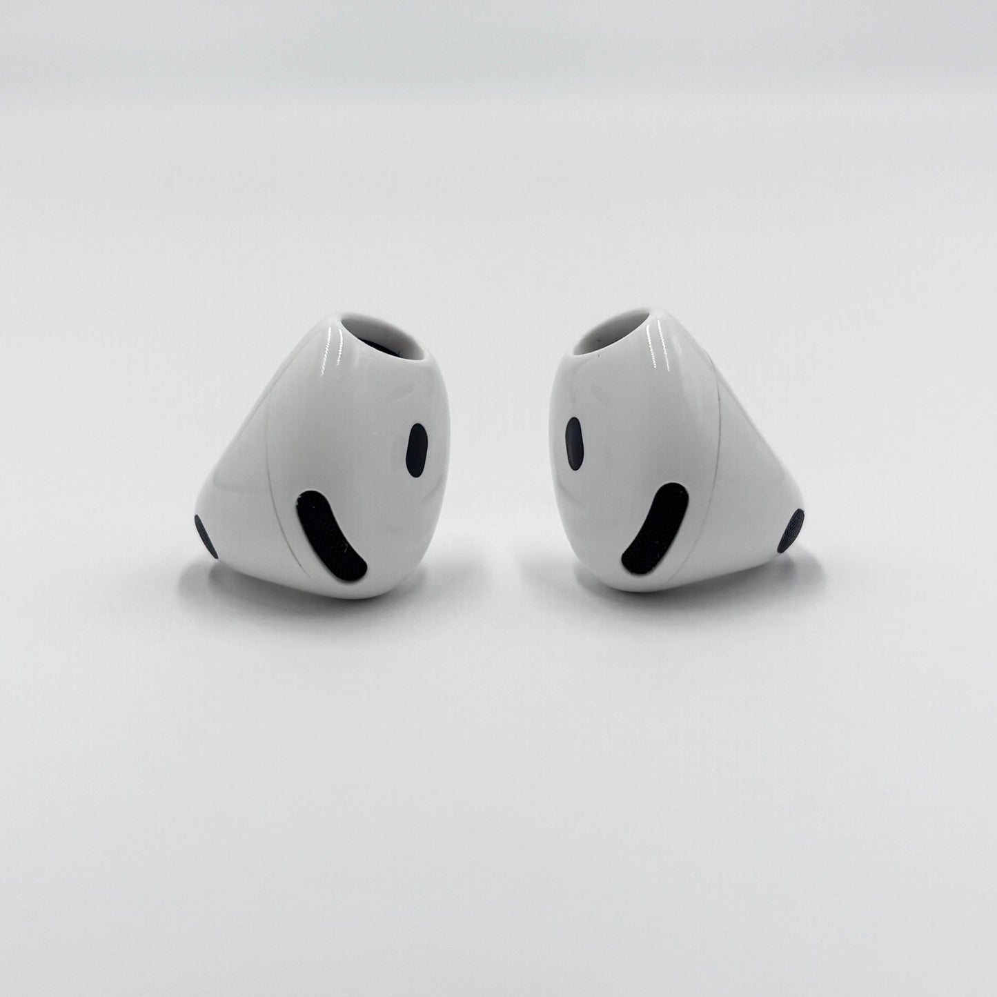 美品 AirPods 4 MXP93J/A （アクティブノイズキャンセリング搭載モデル）限定保証2027/06/21 付属品完備【C6170-60】