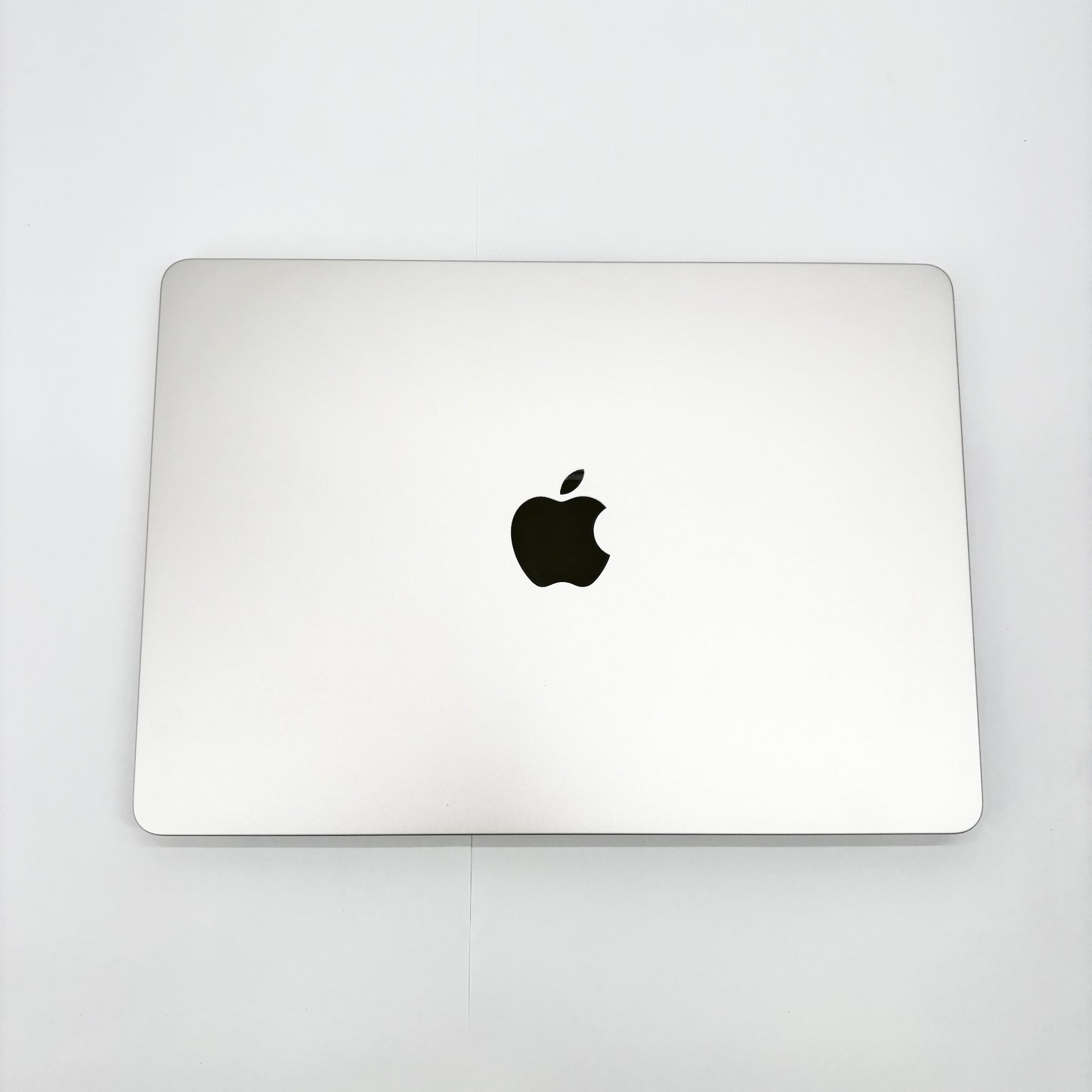 美品 MacBook Air M4 13インチ 16GB  256GB スターライト MW0Y3J/A スターライト バッテリー最大容量100% 【C8797-80】
