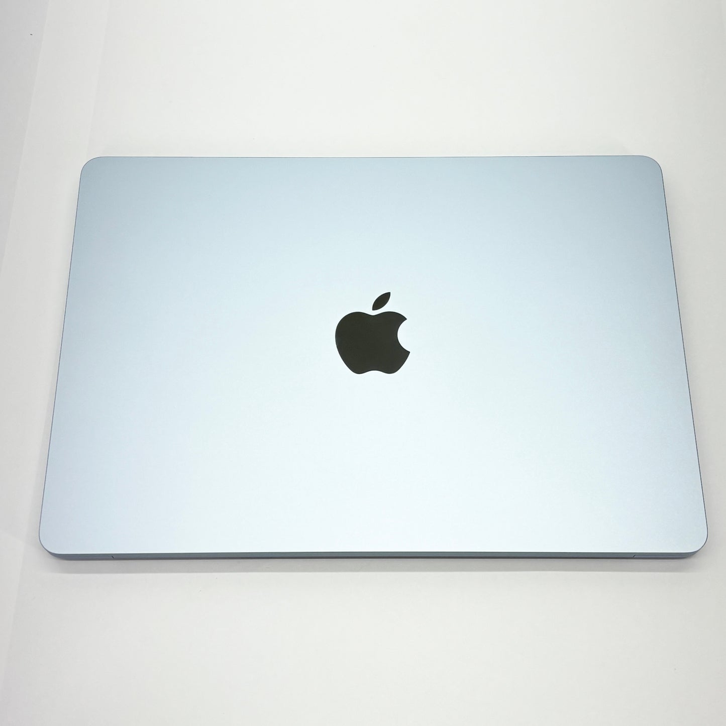 美品 Apple MacBook Air 13インチ MC6T4J/A 2025 M4 16GB SSD256GB 充放電回数5回 バッテリー最大容量100%【C6068-80】