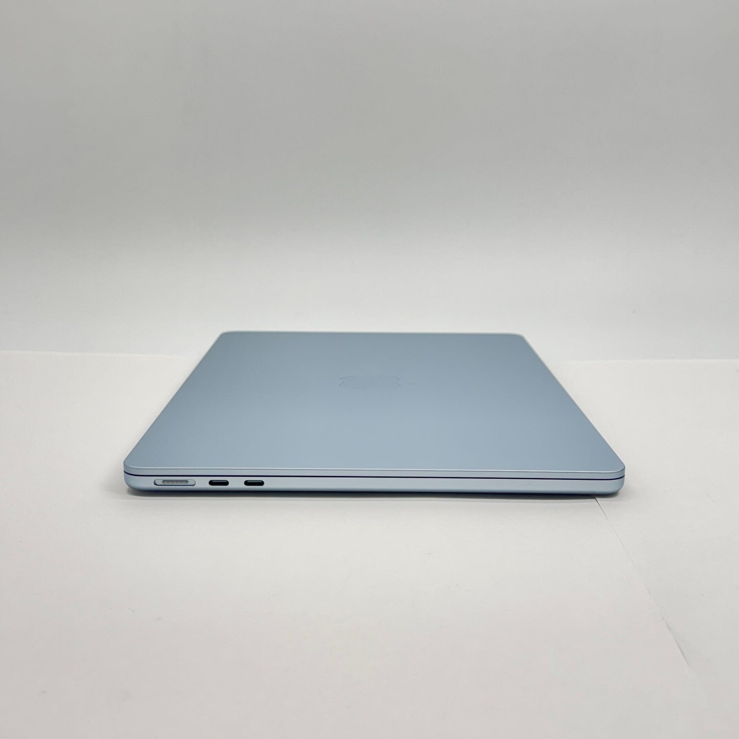 美品 Apple MacBook Air 13.6インチ 2025 MC6U4J/A M4 16GB SSD512GB スカイブルー 充放電回数16回 バッテリー最大容量100%【C7141-80】