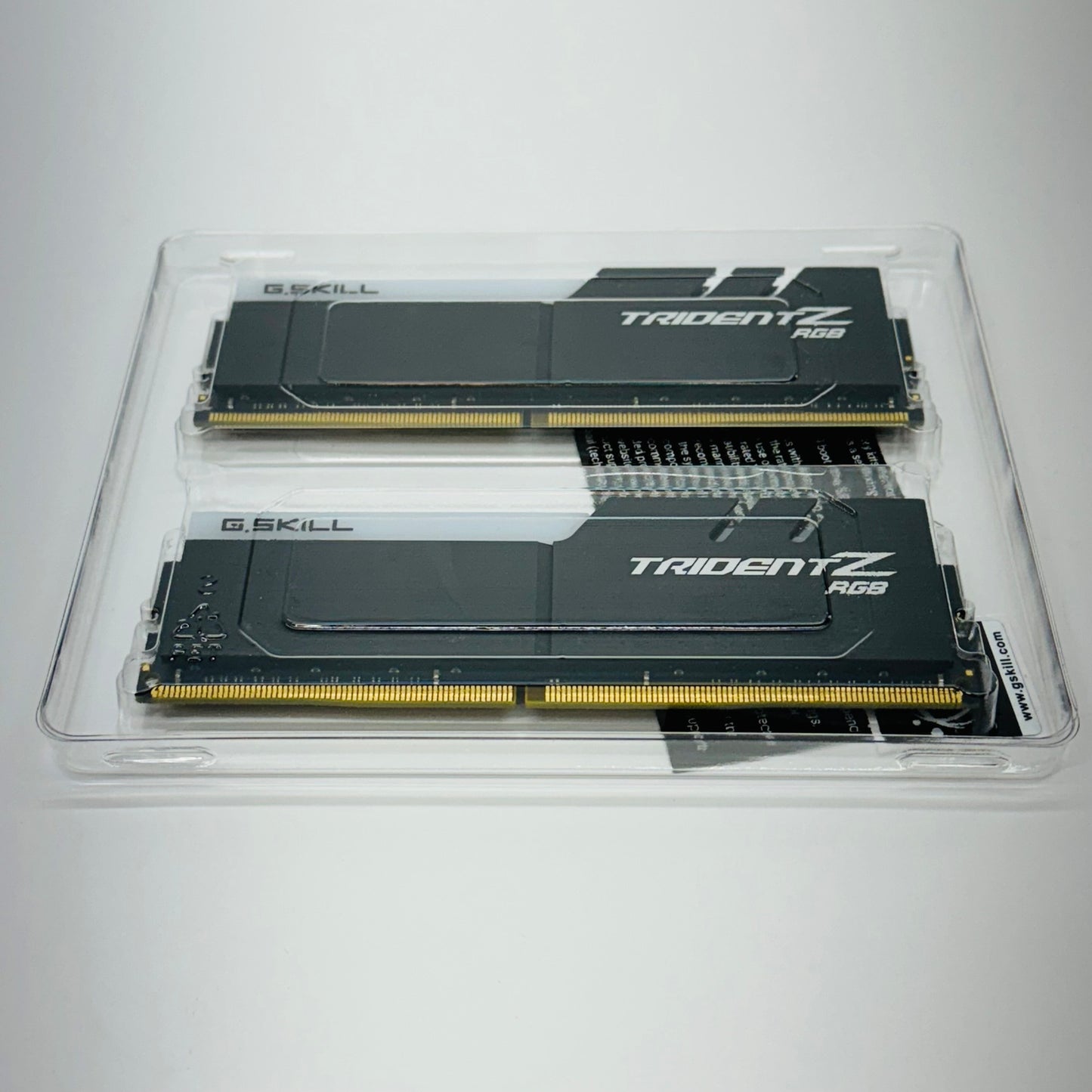 未使用 G.SKILL TRIDENT Z DDR4 3600MHz 32GB F4-3600C18D-32GTZR【C4459-C】