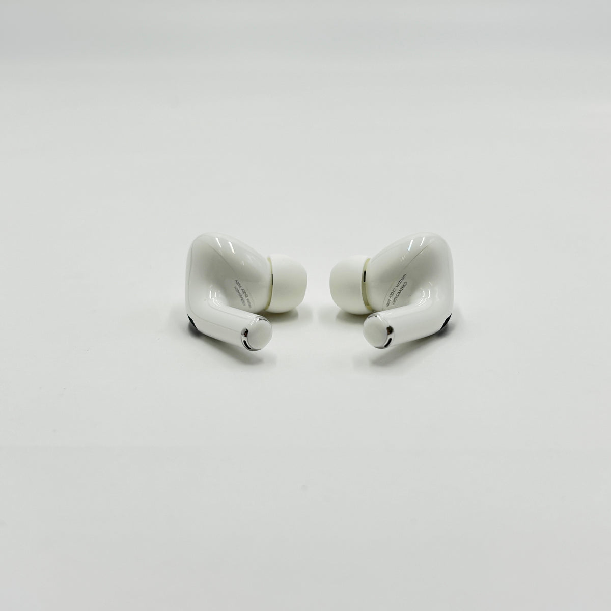 美品 Apple 純正 AirPods Pro 第2世代 MagSafe充電ケース USB-C MTJV3J/A【C9272-60】