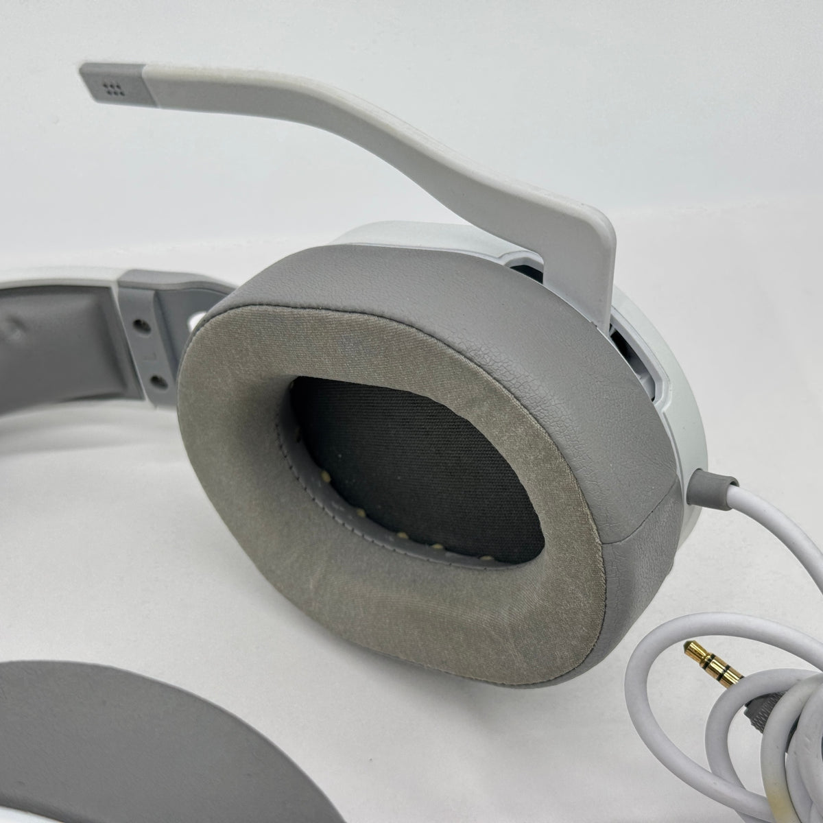 CORSAIR HS65 SURROUND CA-9011271-AP ゲーミングヘッドセット【C9157-80】