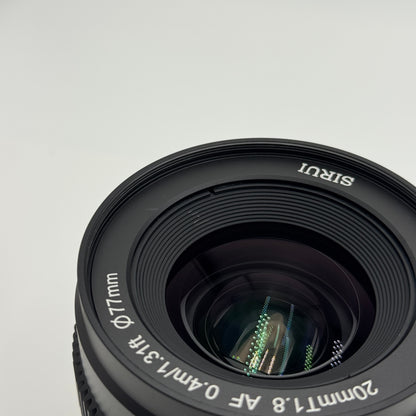 美品 SIRUI 20mm T1.8 1.33x AF Anamorphic ソニーEマウント【C8189-60】
