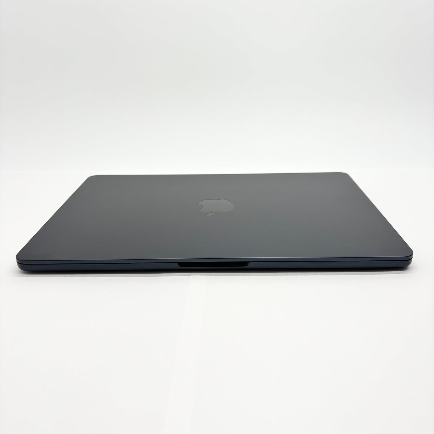 新品同様 美品 MacBook Air 13インチ (Early 2025) Apple M4 10コア/16GB/SSD 256GB ミッドナイト MW123J/A バッテリー最大容量100%【C8365-80】