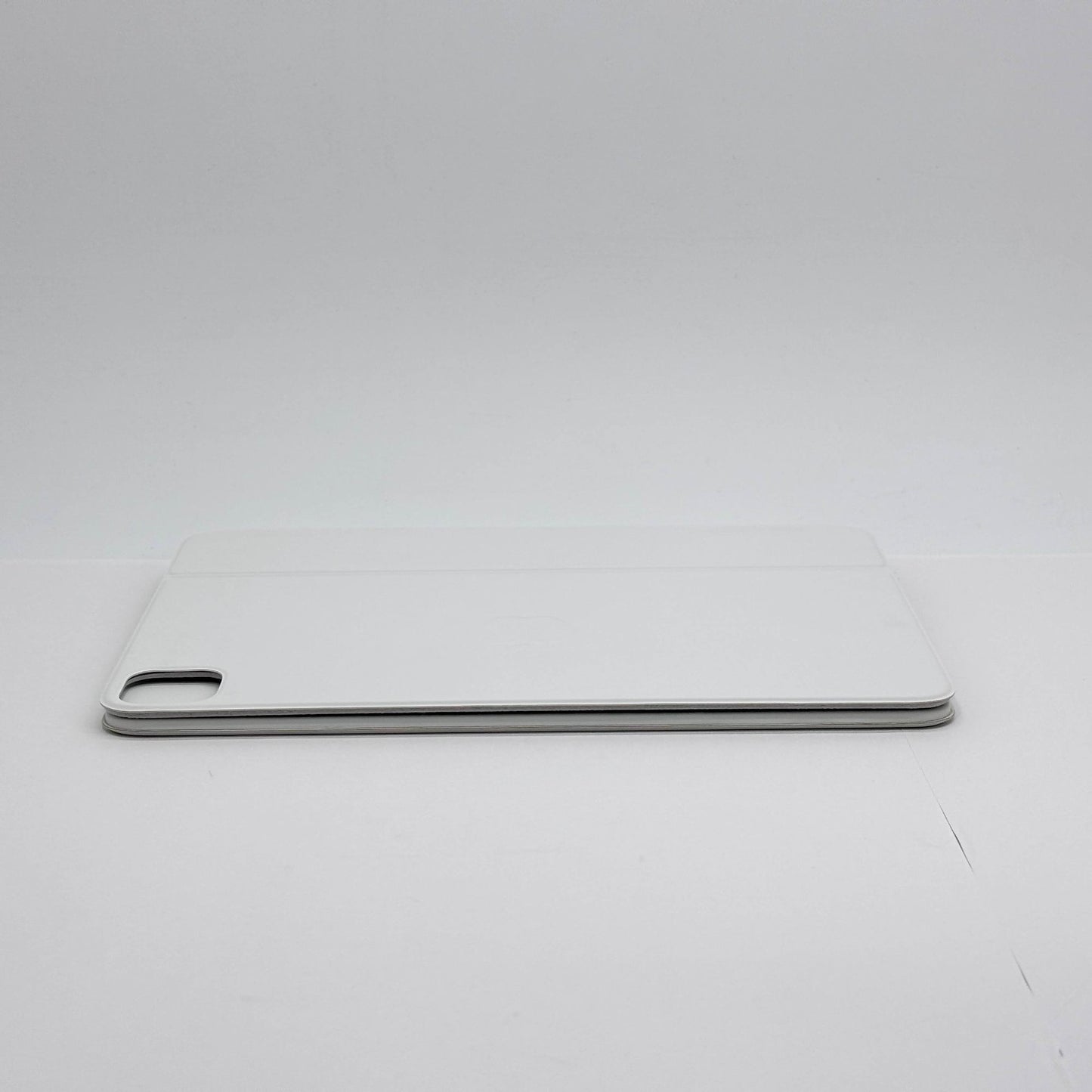 Apple iPad Magic Keyboard MJQJ3LL/A ホワイト 英語(US)【C8201-60】