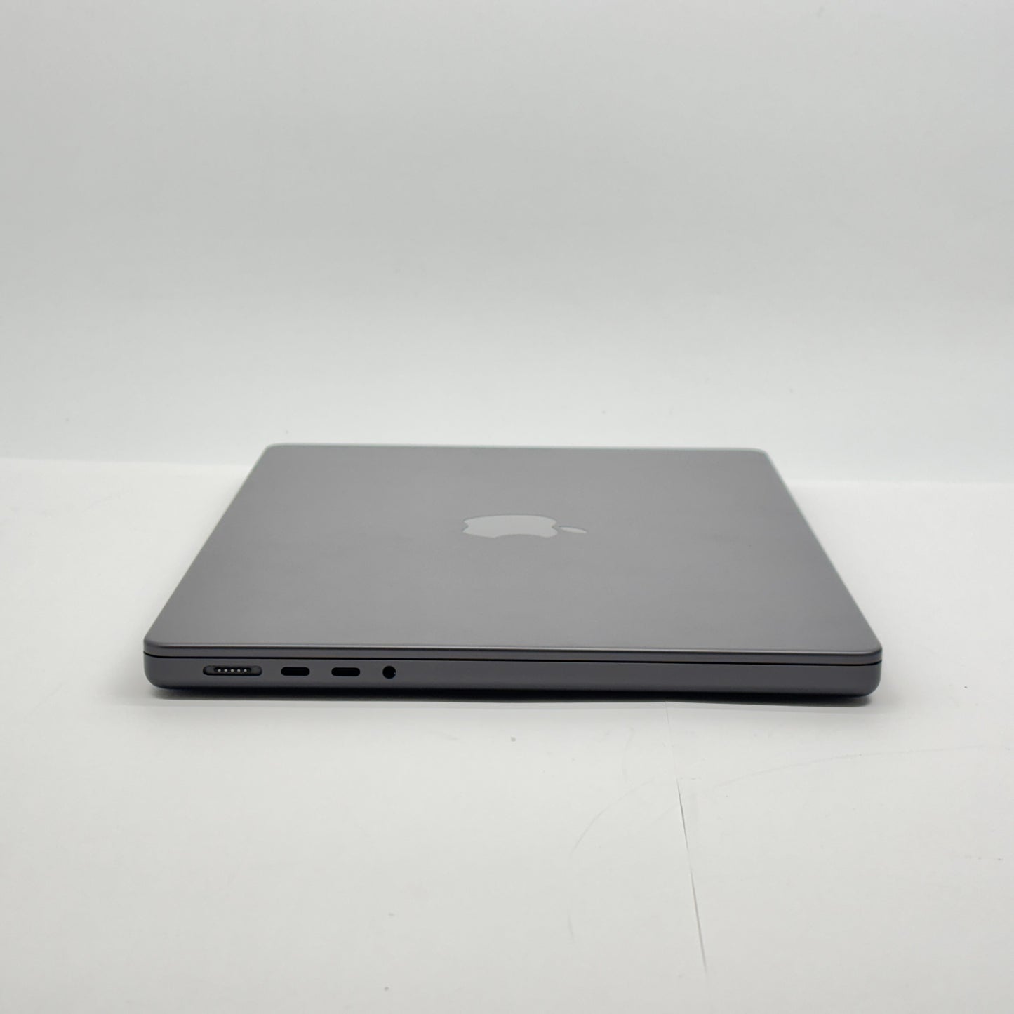 新品同様 美品 MacBook Pro 14インチ M4 2024 24GB 1TB MCX04J/A スペースブラック バッテリー最大容量100% 【C8516-80】
