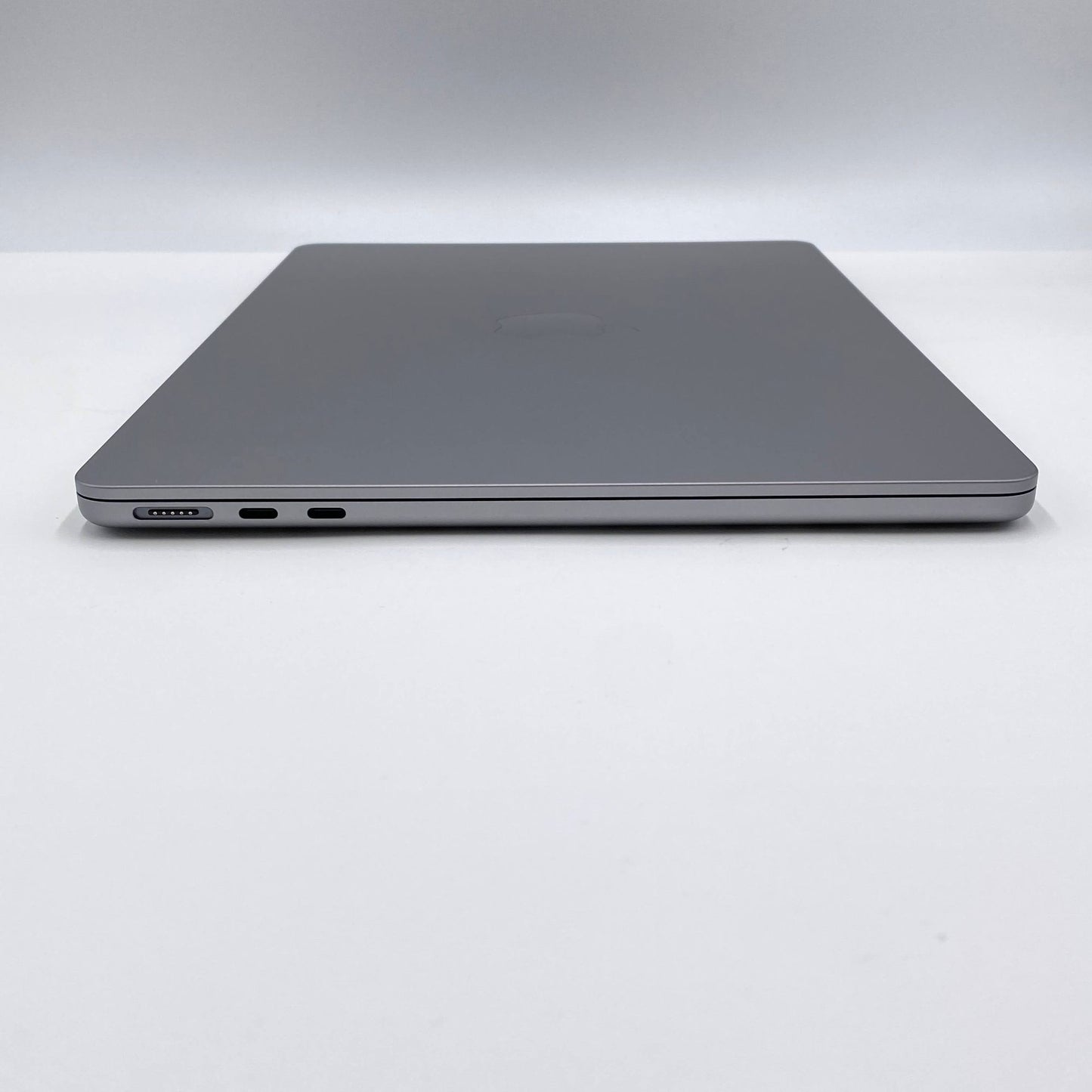 新品同様 美品 MacBook Air 2024 13インチ SSD 512GB 16GB M3 MXCR3J/A スペースグレイ USキー バッテリー最大容量100%【C5779-80】