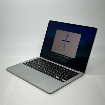 新品同様 美品 MacBook Air 13インチ M4 2025 10コアCPU 8コアGPU MW0W3J/A 16GB 256GB 充放電回数2回 バッテリー最大容量100% 【C5967-80】