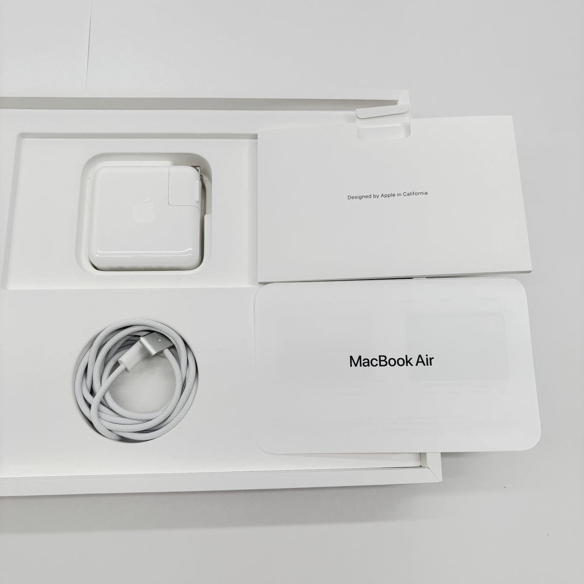 新品同様 美品 Apple MacBook Air 13インチ M5 10コアCPU 10コアGPU 32GB 1TB US配列 シルバー バッテリー最大容量100%【C9101-80】