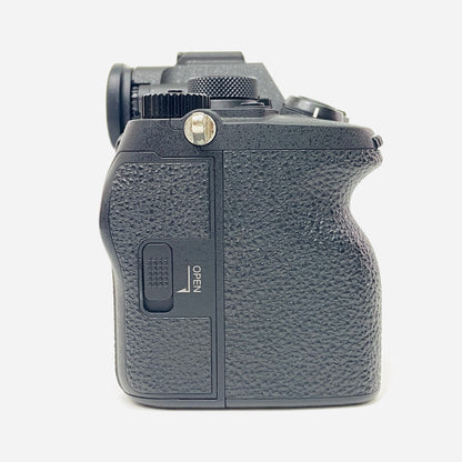 美品 SONY α7 IV ILCE-7M4 ボディ【C4294-80】