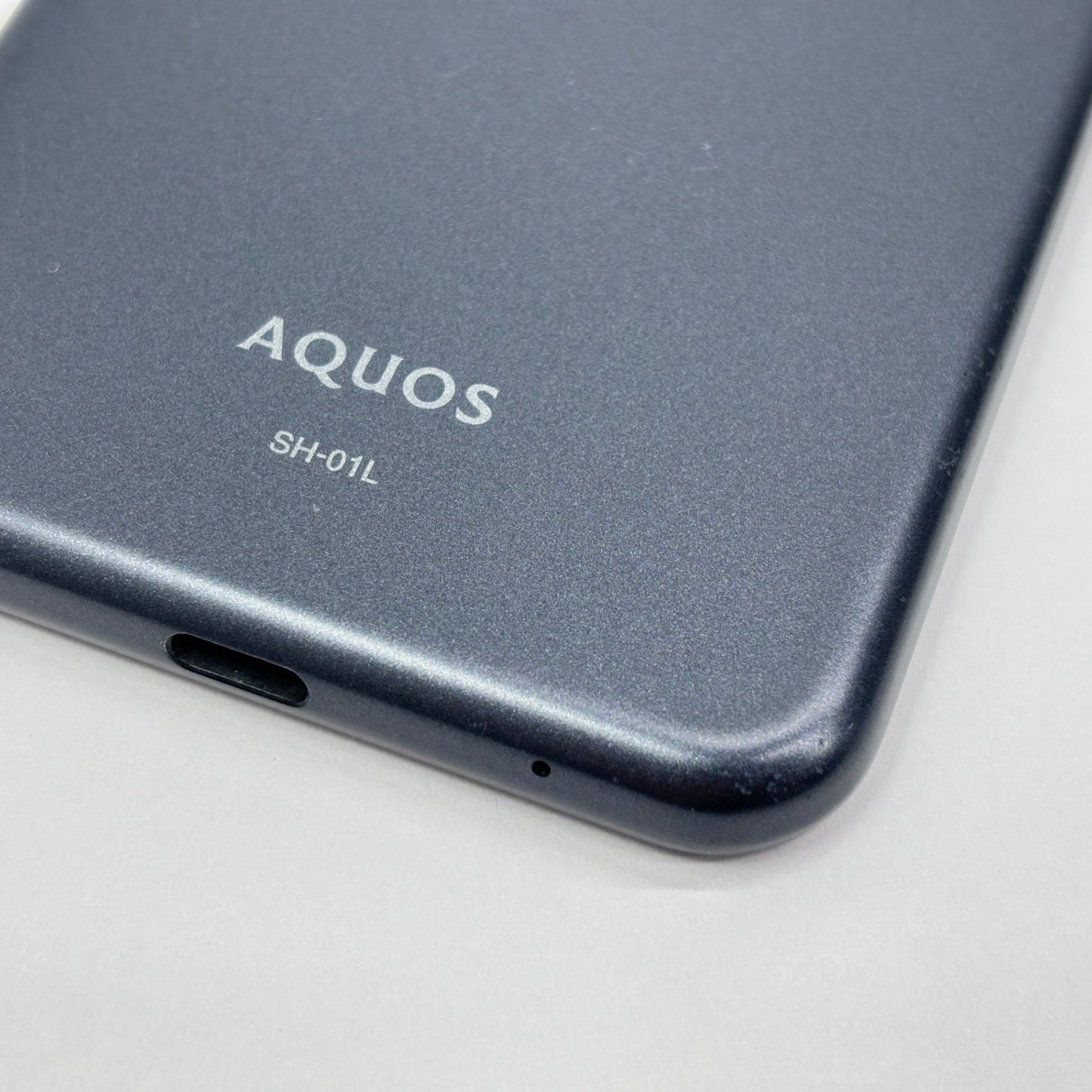 docomo SH-01L SHARP AQUOS sense2 ブラック SIMフリー【C8887-C】