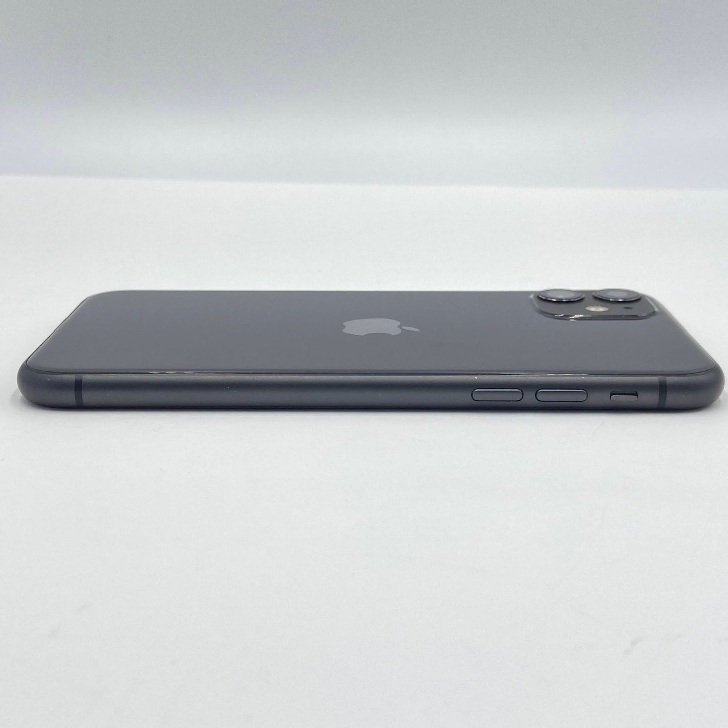 Apple iPhone 11 128GB MWM02J/A スマートフォン ブラック バッテリー最大容量75% 【C5754-C】