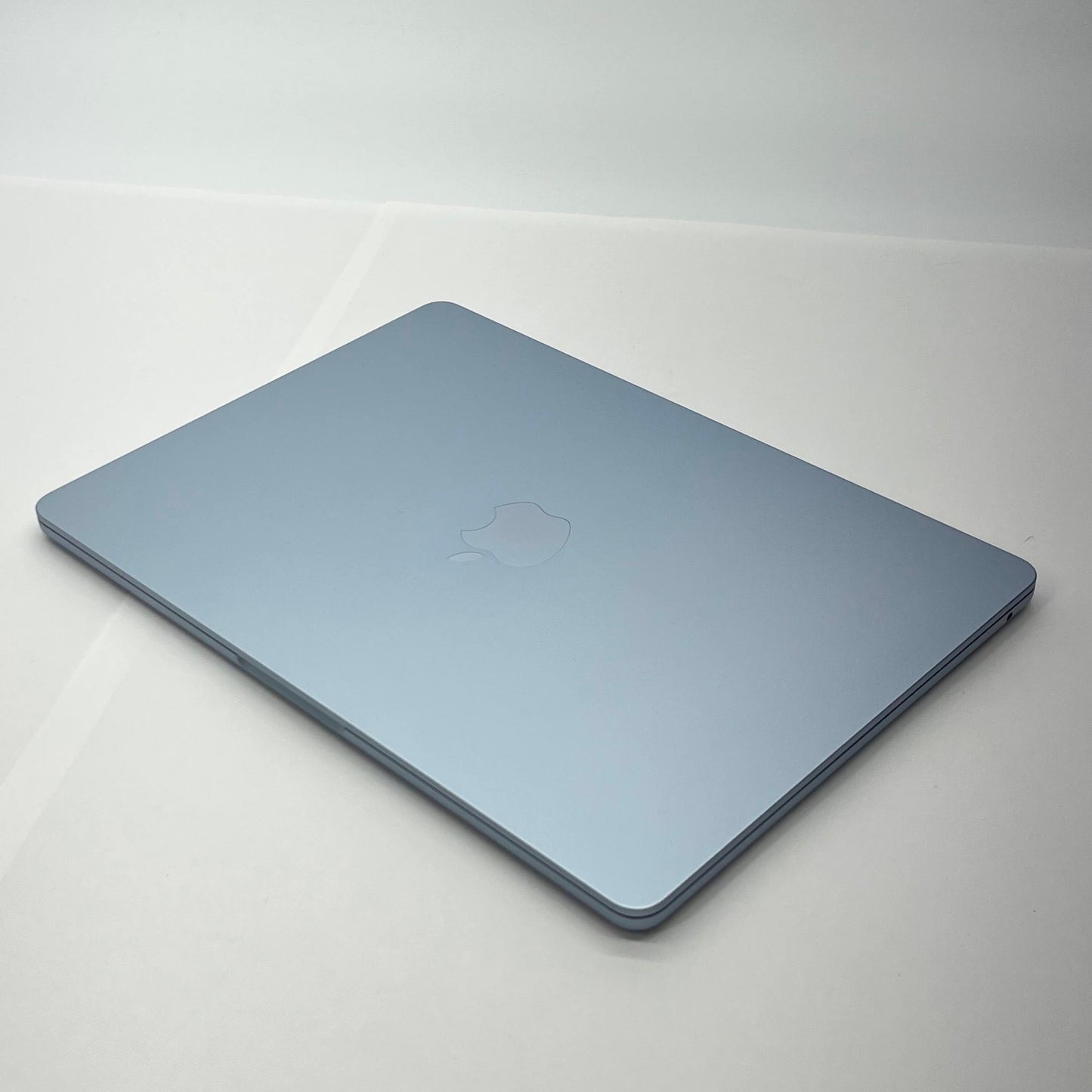 美品 新品同様 MacBook Air 13.6インチ M4チップ 16GB 512GB Liquid Retinaディスプレイ MC6U4J/A [スカイブルー] 充放電回数4回 バッテリー最大容量100%【C5446-80】限定保証有効期限：2026年4月9日