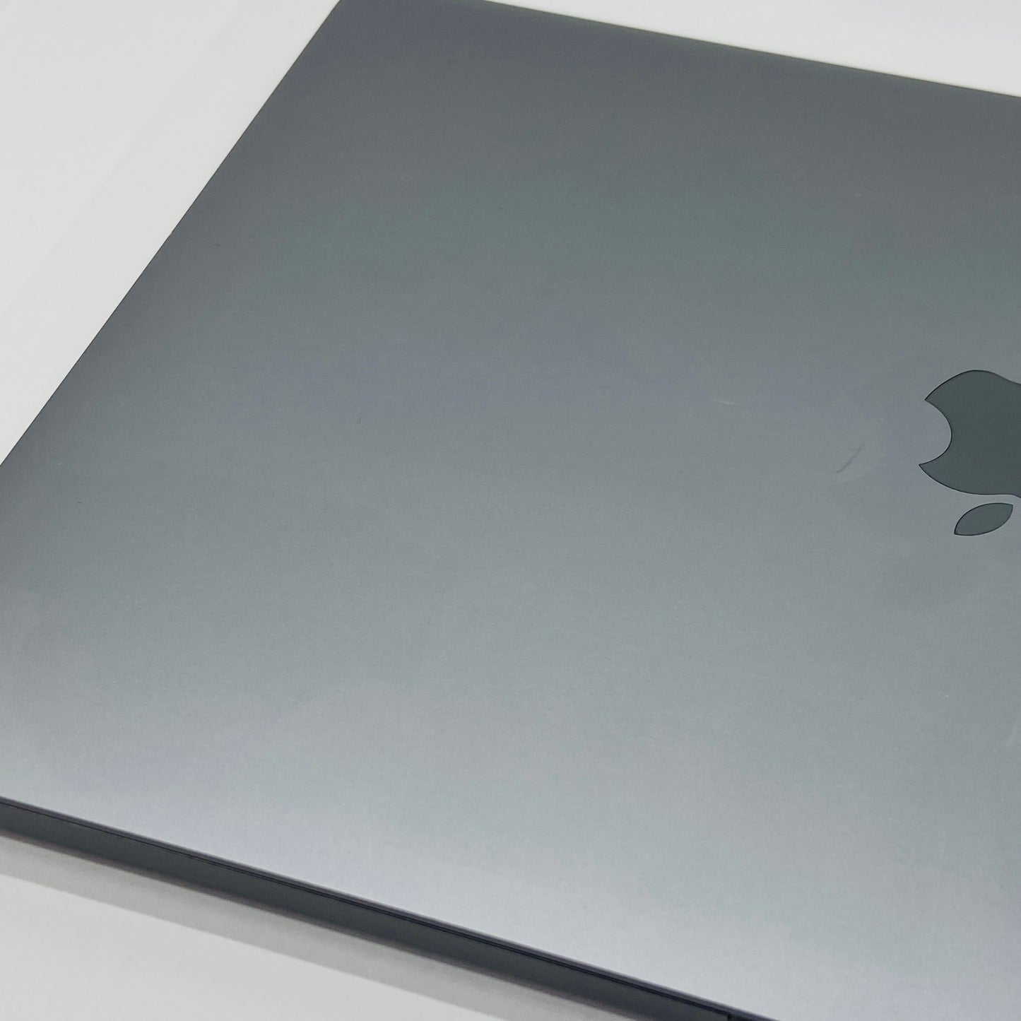 MacBook Pro 2022 13インチ M2 8コアCPU 10コアGPU 8GB 256GB スペースグレー バッテリー最大容量98%【C4914-80】