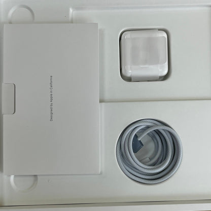 新品同様 美品 Apple MacBook Air 13インチ 2025 M4 10コア 16GB SSD512GB スカイブルー MC6U4J/A バッテリー最大容量100% 【5949-80】