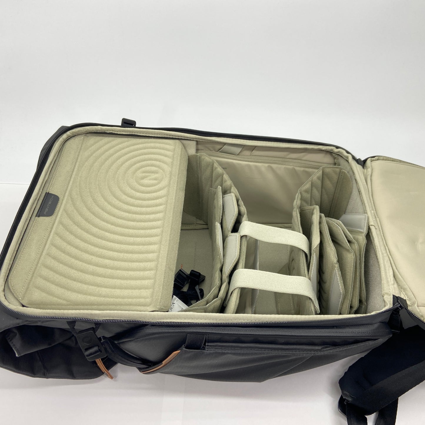 美品 OneGo 2 Backpack 25L カメラバッグ【C5715-140】