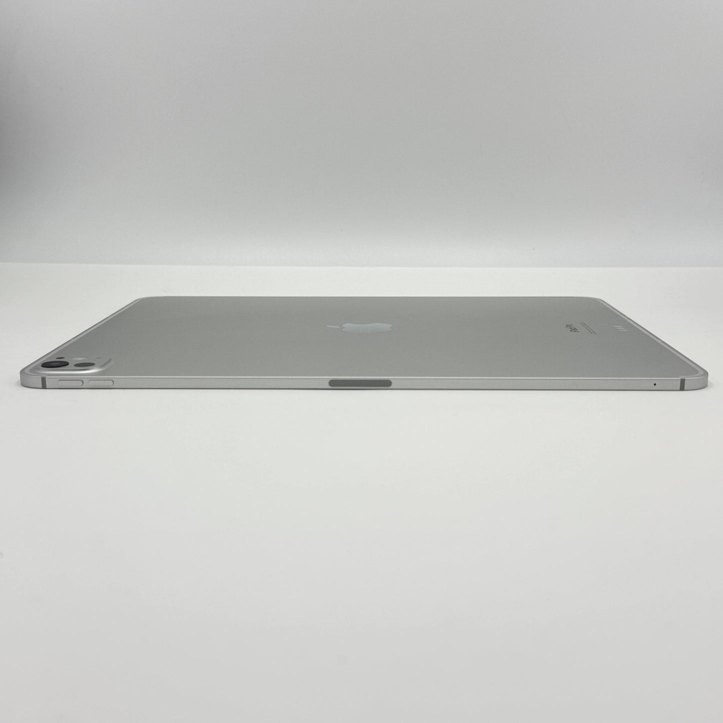 iPad Pro (M4)13インチ Wi-Fi+Cellular 1TB 2024年春モデル MVXX3J/A SIMフリー [シルバー] バッテリー最大容量98%【C6033-80】