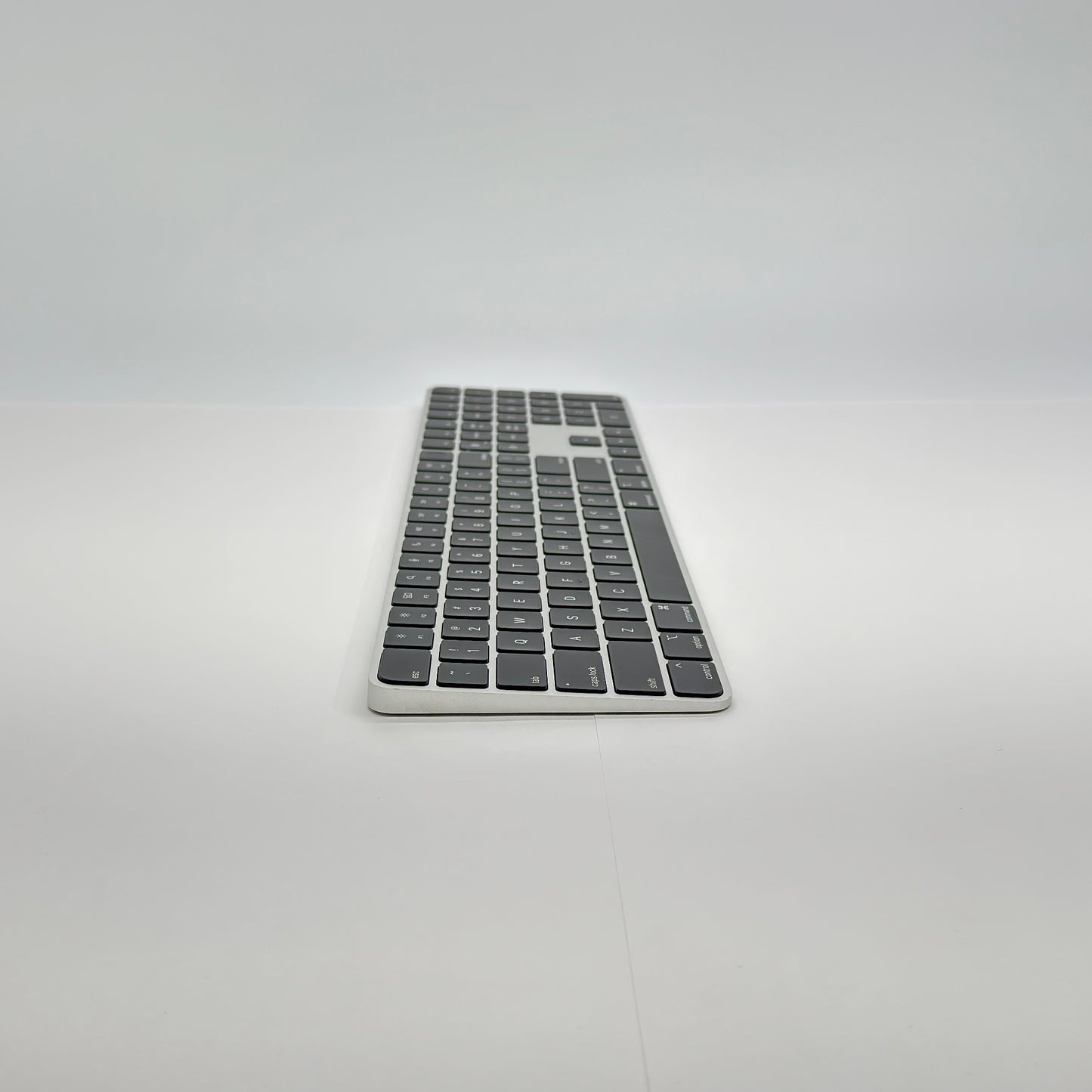 Apple Magic Keyboard with Touch ID テンキー付き 英語(US) ブラックキー 本体のみ【C6870-80】