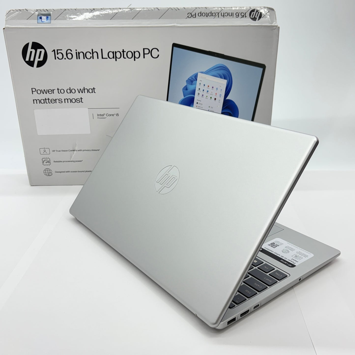 美品 HP Laptop 15-fd0095wm i5 1235U 16GB SSD512GB USキー windows11home サイクルカウント2回 バッテリー最大容量100%  【C5127-100】