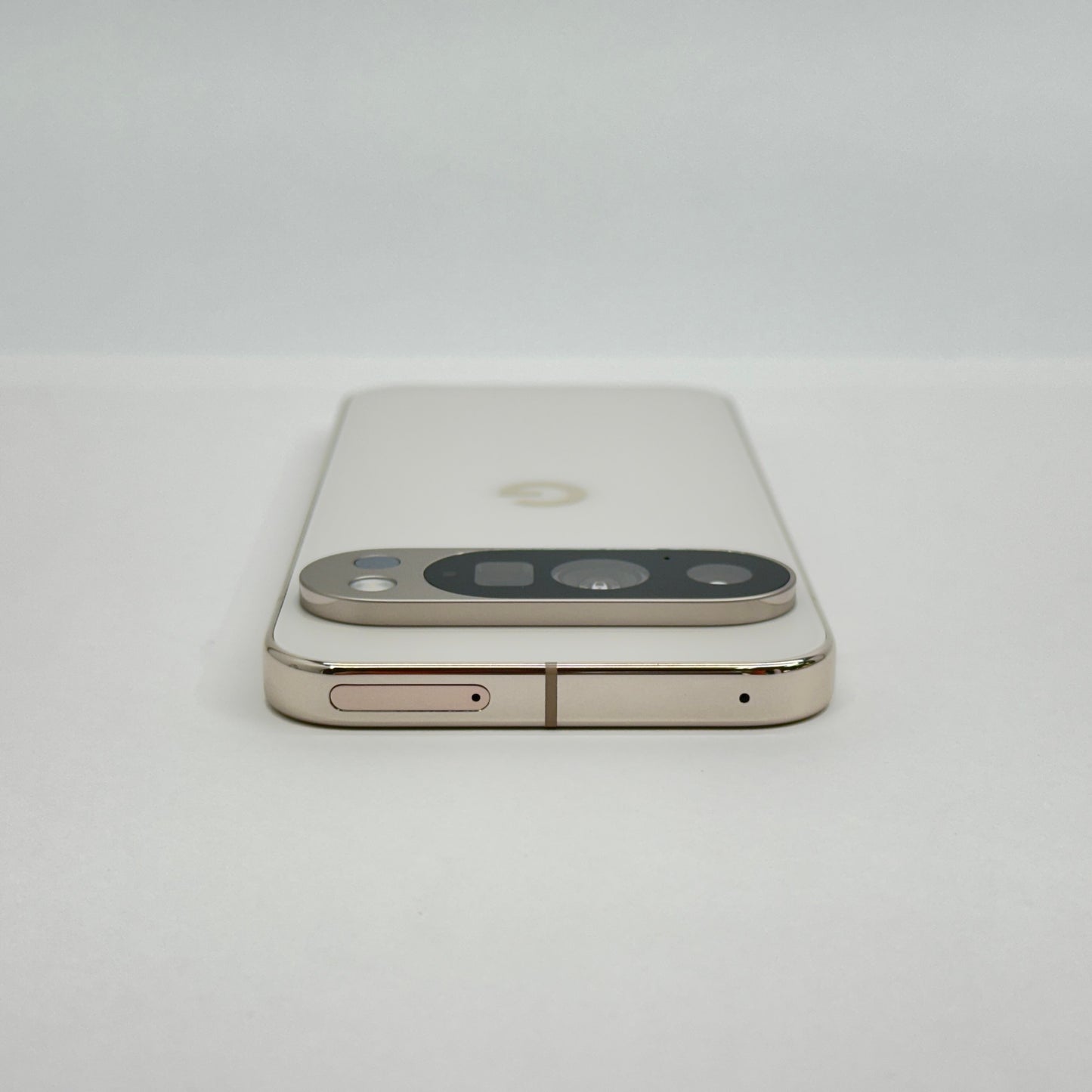 美品 Google Pixel 10 Pro 256GB Porcelain【C6835-C】
