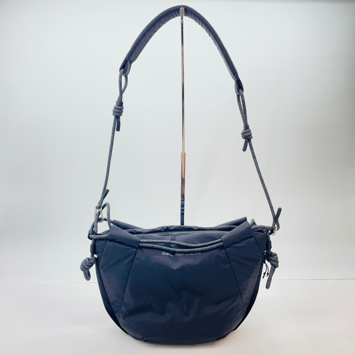 美品 PGYTECH OneGo Rope Strap Bag ブラック カメラバッグ【C4367】