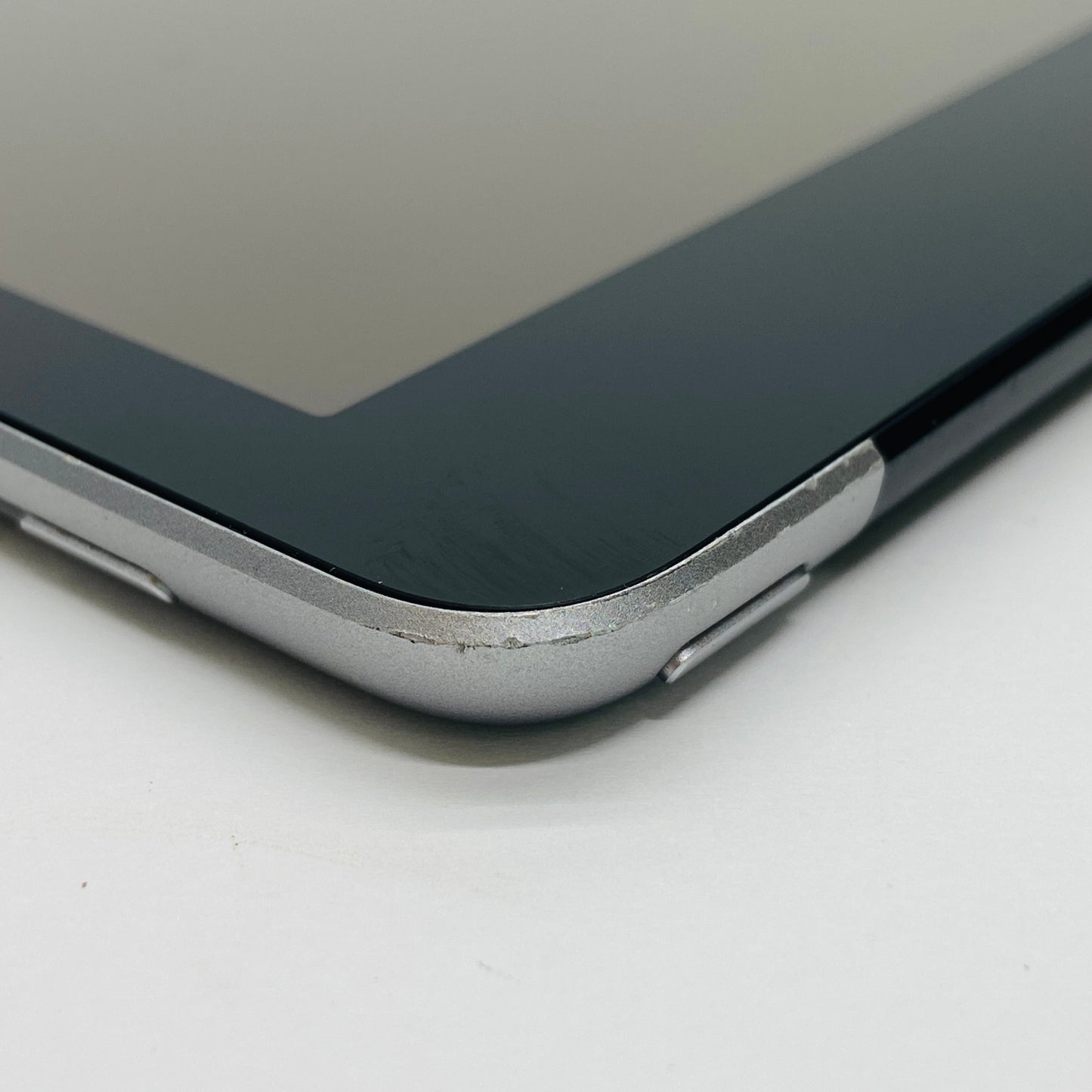 Apple iPad MR6N2J/A A1954 32GB 黒 ブラック 9.7インチ第6世代 WIFI+Cellularモデル 【C4064-60】