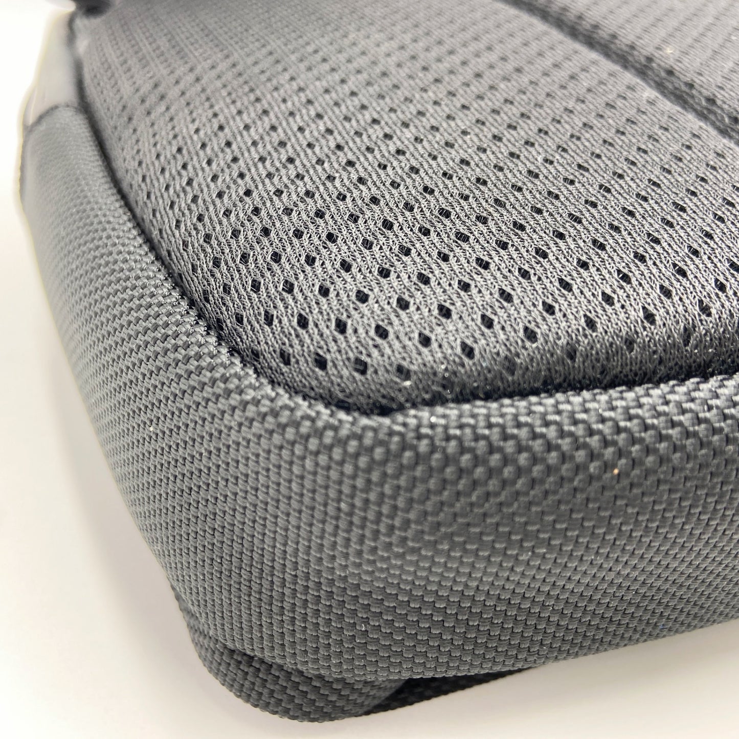 美品 THE TOKYO TECHPACK SLING【C5718】