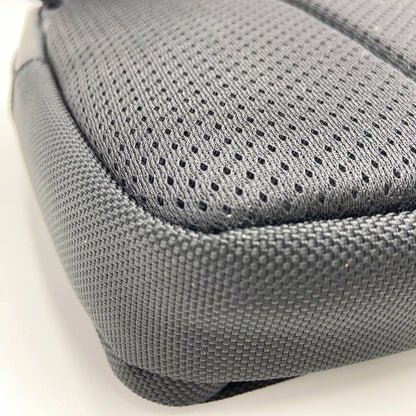 美品 THE TOKYO TECHPACK SLING【C5718】