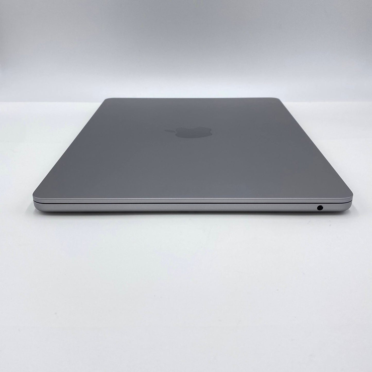 新品同様 美品 MacBook Air 2024 13インチ SSD 512GB 16GB M3 MXCR3J/A スペースグレイ USキー バッテリー最大容量100%【C5779-80】