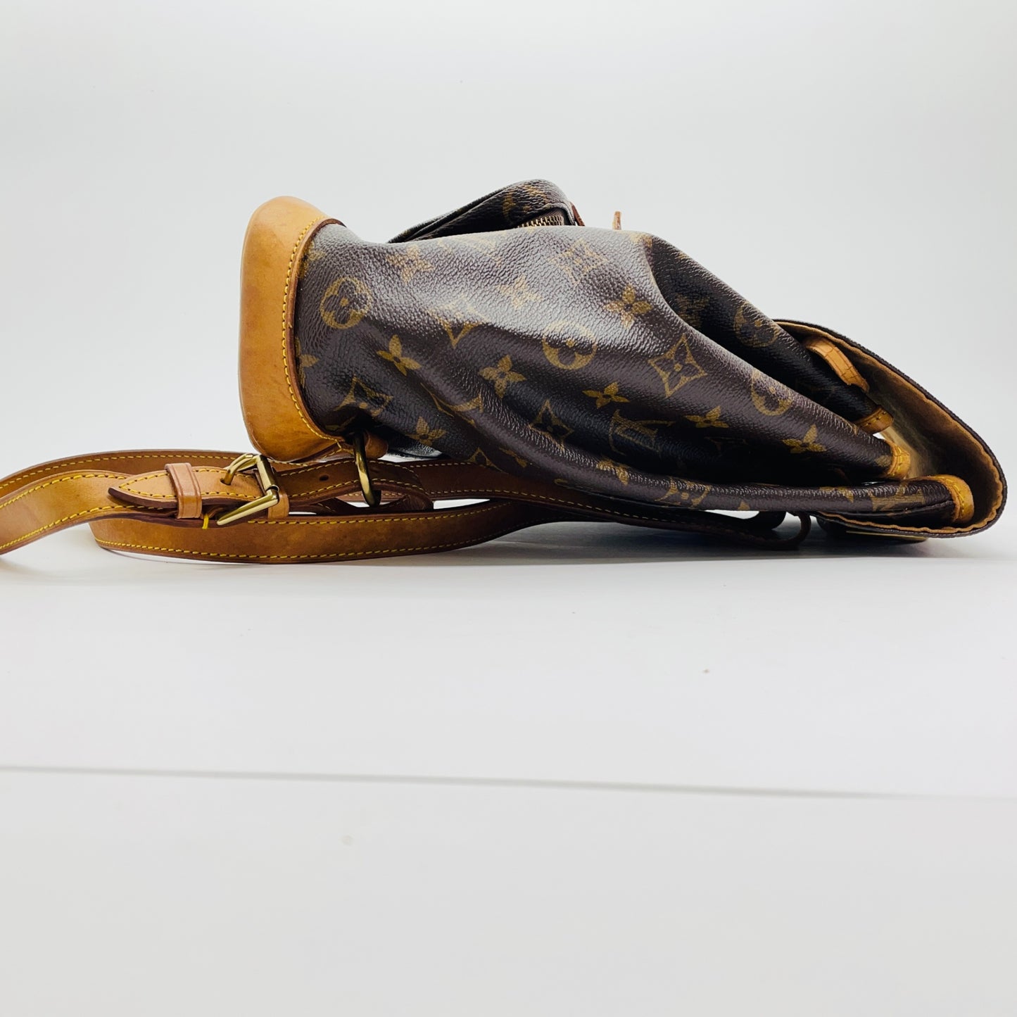 LOUIS VUITTON モンスリ MM モノグラム【C4092】