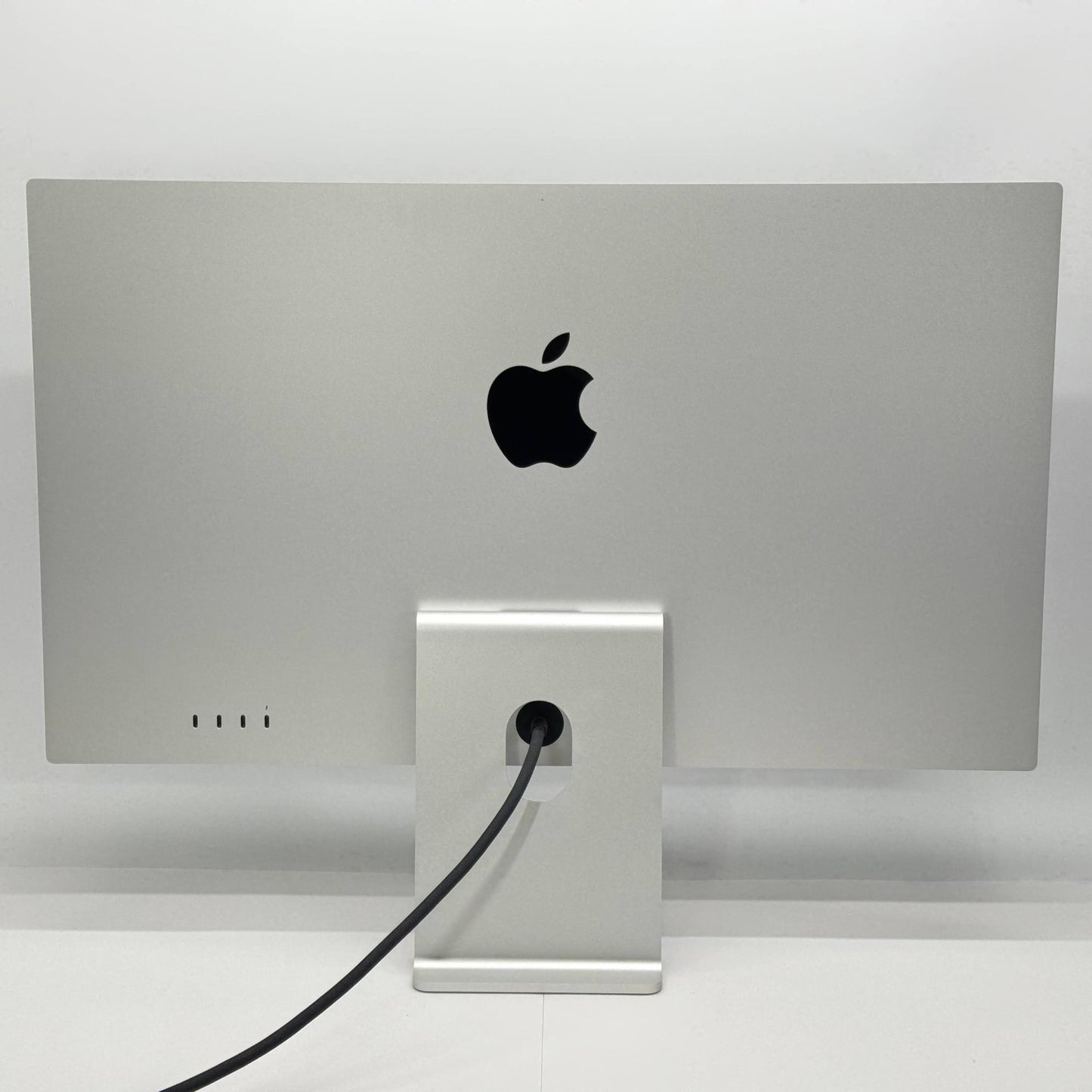 美品 Apple Studio Display MK0U3J/A 液晶モニター 27インチ 標準ガラス Retina 5Kディスプレイ【C8557-180】