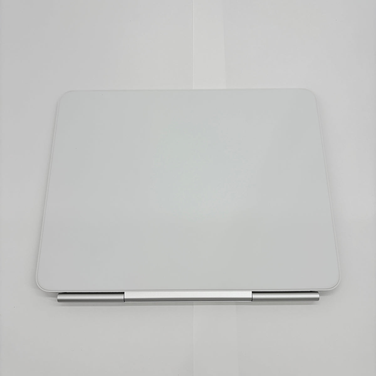 美品 Apple iPad Magic Keyboard 英語(US) ホワイト  iPad Pro 13インチ（M4/M5）対応 MWR43LL/A A2974 【C9271-80】