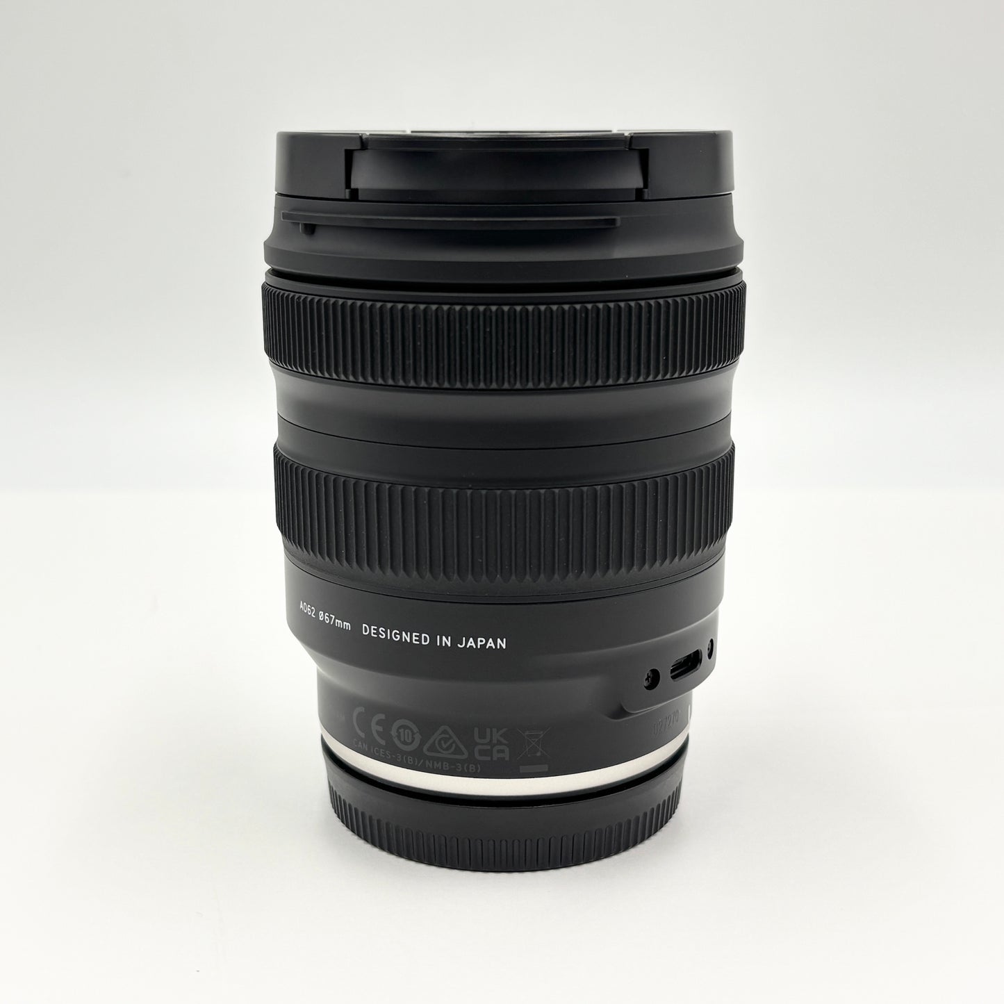美品 TAMRON A062 20-40mm F/2.8 Di III VXD ソニーEマウント用【C6128-60】